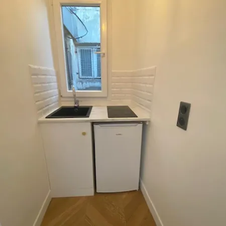 Cosy Près De L'opéra Avec Lumière Naturelle Appartement